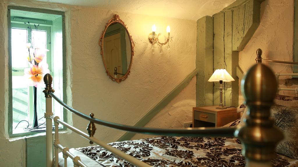 The Edge Accommodation Huddersfield Room photo